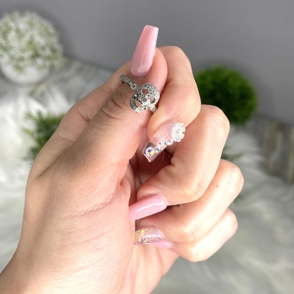 Silver Skull Ring - Picture 5 of 6